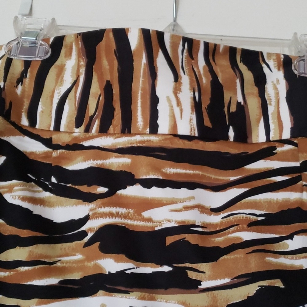 Super Sexy Skirt! Size 12 - Picture 2 of 6